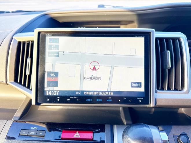 ステップワゴン2.0G Eセレクション 4WD 本州仕入　寒冷地仕様 純正ナビ　Bluetooth接続　後席モニター　パワースライド　アイドリングストップ　社外アルミ　横滑り防止　スマートキー　3列シート　タイミングチェーン車　バックカメラ　フルセグTV 4WD 2000 ５Dr