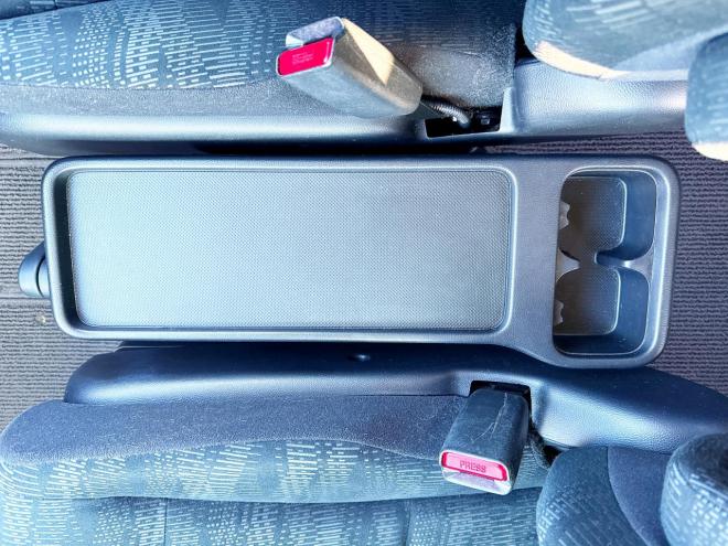 ステップワゴン2.0G Eセレクション 4WD 本州仕入　寒冷地仕様 純正ナビ　Bluetooth接続　後席モニター　パワースライド　アイドリングストップ　社外アルミ　横滑り防止　スマートキー　3列シート　タイミングチェーン車　バックカメラ　フルセグTV 4WD 2000 ５Dr