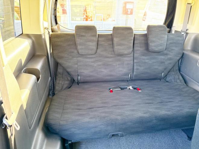 ステップワゴン2.0G Eセレクション 4WD 本州仕入　寒冷地仕様 純正ナビ　Bluetooth接続　後席モニター　パワースライド　アイドリングストップ　社外アルミ　横滑り防止　スマートキー　3列シート　タイミングチェーン車　バックカメラ　フルセグTV 4WD 2000 ５Dr