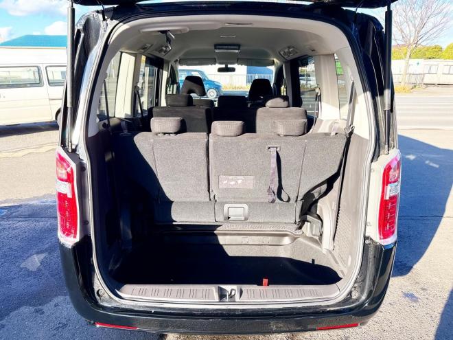 ステップワゴン2.0G Eセレクション 4WD 本州仕入　寒冷地仕様 純正ナビ　Bluetooth接続　後席モニター　パワースライド　アイドリングストップ　社外アルミ　横滑り防止　スマートキー　3列シート　タイミングチェーン車　バックカメラ　フルセグTV 4WD 2000 ５Dr