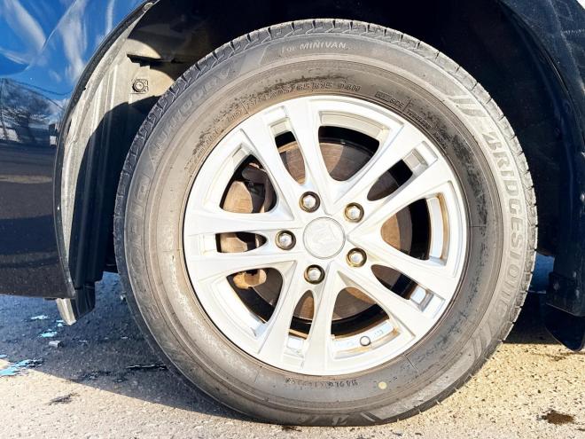 ステップワゴン2.0G Eセレクション 4WD 本州仕入　寒冷地仕様 純正ナビ　Bluetooth接続　後席モニター　パワースライド　アイドリングストップ　社外アルミ　横滑り防止　スマートキー　3列シート　タイミングチェーン車　バックカメラ　フルセグTV 4WD 2000 ５Dr