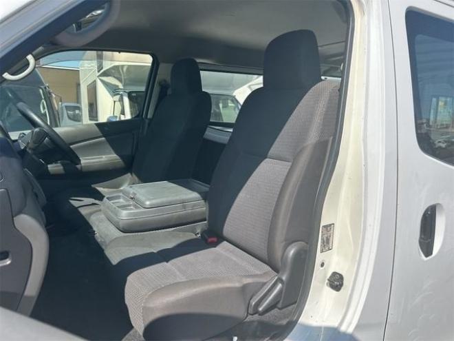 キャラバンNV350 2.5 DX ロングボディ ディーゼルターボ 4WD　 2500