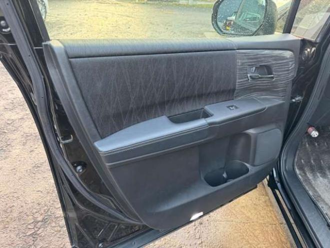 オデッセイ2.4 アブソルート EX 4WD　両側Pスライド　ナビ　TV　Bカメラ　Bluetooth　ハーフレザーシート 2400