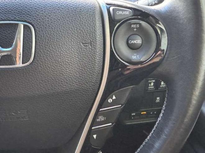 オデッセイ2.4 アブソルート EX 4WD　両側Pスライド　ナビ　TV　Bカメラ　Bluetooth　ハーフレザーシート 2400