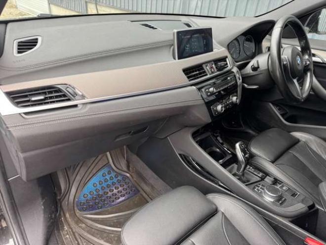 BMWX2 xドライブ18d MスポーツX ディーゼルターボ 4WD　本革　ナビ　Bカメラ 正規輸入車 2000