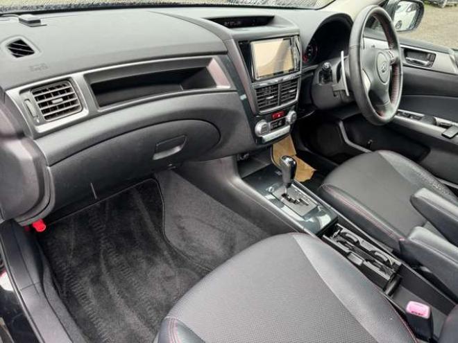 エクシーガ2.0 i-S アドバンテージ ライン 4WD　スマートキー　ナビ　TV 2000