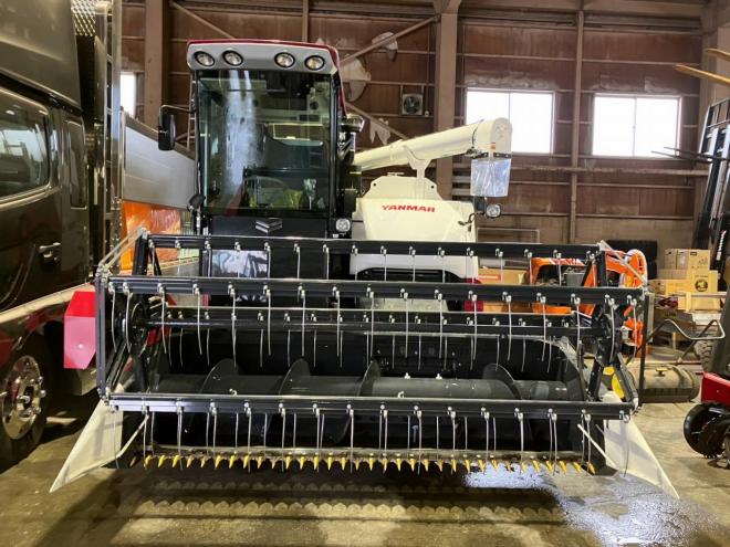 収穫機ヤンマー　未使用　コンバイン　YH700M　ワイドヘッダー2.6m仕様　農機具　作業機