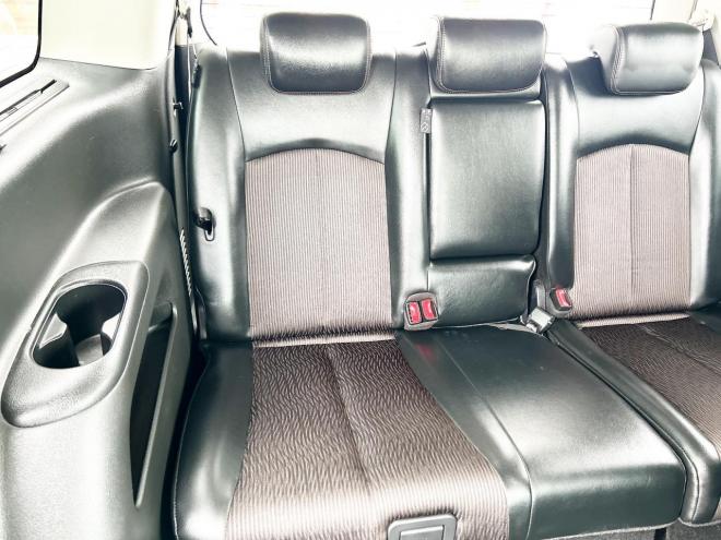 エルグランド250ハイウェイスターS 4WD　ローンが不安な方＜優遇ローン＞本州仕入 両側パワースライドドア　純正HDDナビ 4WD