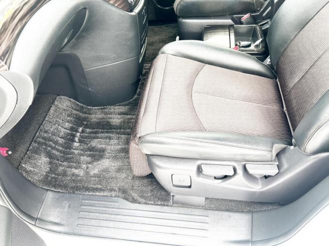 エルグランド250ハイウェイスターS 4WD　ローンが不安な方＜優遇ローン＞本州仕入 両側パワースライドドア　純正HDDナビ 4WD