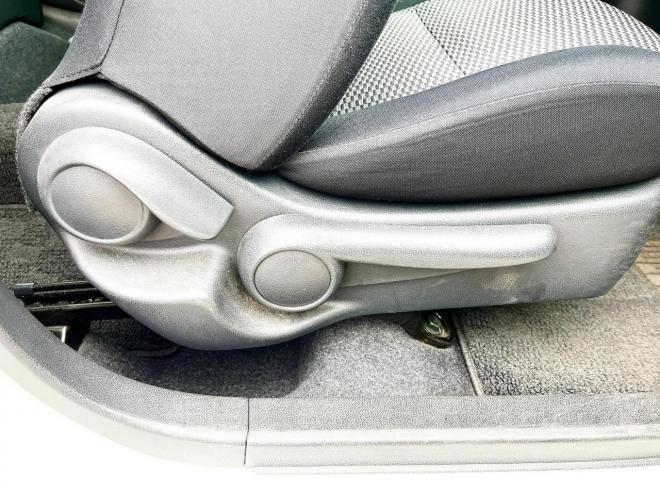 マーチ5ドア1.2X FOUR Vセレクション 4WD　ローンが不安な方＜優遇ローン＞　1年保証付 寒冷地仕様　純正ナビ