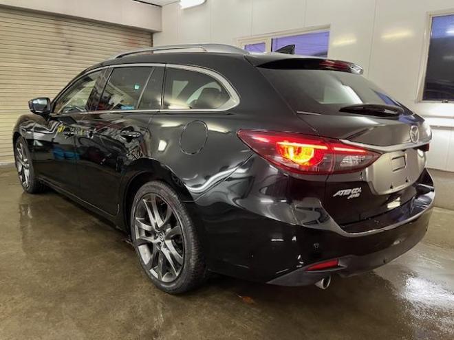 アテンザワゴンＸＤ　Ｌパッケージ　寒冷地仕様　禁煙車　スカイアクティブディーゼルターボ　純正１９インチＡＷ　社外１７ＡＷ＋スタッドレスタイヤ付　純正ナビ（地デジ　ＤＶＤ再生　Ｂｌｕｅｔｏｏｔｈ）＋バックカメラ　前後ドライブレコーダー　ヘッドアップディスプレイ　ＢＯＳＥサウンド　衝突軽減ブレーキ　レーダークルーズコントロール　車線逸脱警報　ＬＥＤヘッドライト　フロントガラス熱線　シートヒーター　ステアリングヒーター　横滑り防止装置　ＥＴＣ 4WD 2200 5Dr