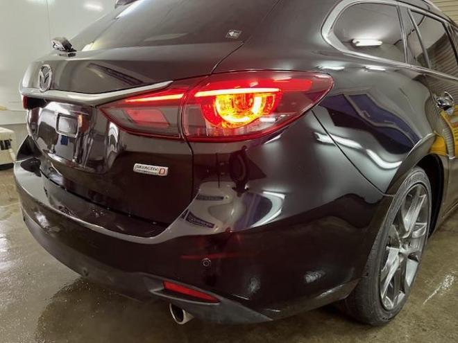 アテンザワゴンＸＤ　Ｌパッケージ　寒冷地仕様　禁煙車　スカイアクティブディーゼルターボ　純正１９インチＡＷ　社外１７ＡＷ＋スタッドレスタイヤ付　純正ナビ（地デジ　ＤＶＤ再生　Ｂｌｕｅｔｏｏｔｈ）＋バックカメラ　前後ドライブレコーダー　ヘッドアップディスプレイ　ＢＯＳＥサウンド　衝突軽減ブレーキ　レーダークルーズコントロール　車線逸脱警報　ＬＥＤヘッドライト　フロントガラス熱線　シートヒーター　ステアリングヒーター　横滑り防止装置　ＥＴＣ 4WD 2200 5Dr