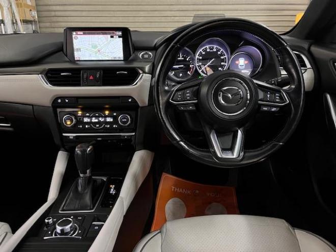 アテンザワゴンＸＤ　Ｌパッケージ　寒冷地仕様　禁煙車　スカイアクティブディーゼルターボ　純正１９インチＡＷ　社外１７ＡＷ＋スタッドレスタイヤ付　純正ナビ（地デジ　ＤＶＤ再生　Ｂｌｕｅｔｏｏｔｈ）＋バックカメラ　前後ドライブレコーダー　ヘッドアップディスプレイ　ＢＯＳＥサウンド　衝突軽減ブレーキ　レーダークルーズコントロール　車線逸脱警報　ＬＥＤヘッドライト　フロントガラス熱線　シートヒーター　ステアリングヒーター　横滑り防止装置　ＥＴＣ 4WD 2200 5Dr