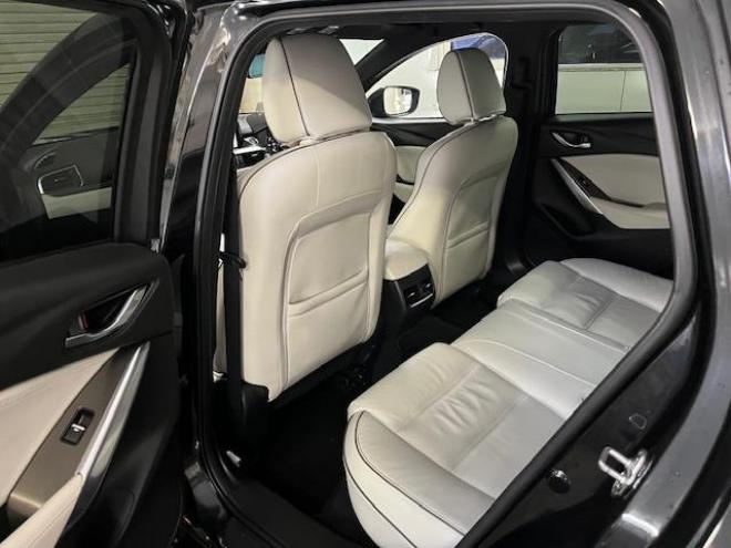 アテンザワゴンＸＤ　Ｌパッケージ　寒冷地仕様　禁煙車　スカイアクティブディーゼルターボ　純正１９インチＡＷ　社外１７ＡＷ＋スタッドレスタイヤ付　純正ナビ（地デジ　ＤＶＤ再生　Ｂｌｕｅｔｏｏｔｈ）＋バックカメラ　前後ドライブレコーダー　ヘッドアップディスプレイ　ＢＯＳＥサウンド　衝突軽減ブレーキ　レーダークルーズコントロール　車線逸脱警報　ＬＥＤヘッドライト　フロントガラス熱線　シートヒーター　ステアリングヒーター　横滑り防止装置　ＥＴＣ 4WD 2200 5Dr