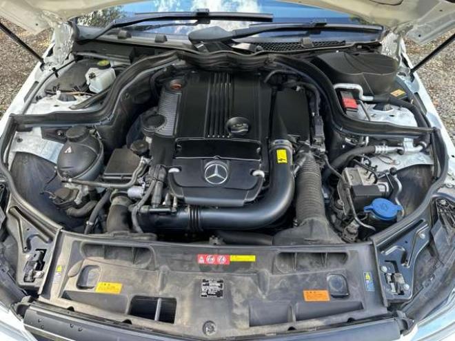 ベンツCクラス C180 アバンギャルド　クルーズコントロール　ABS　ナビTV　バックカメラ　ETC　革シート　キーレス　パワステ　パワーウィンドウ　電動シート　横滑り防止装置　盗難防止装置 正規輸入車 2WD 1800