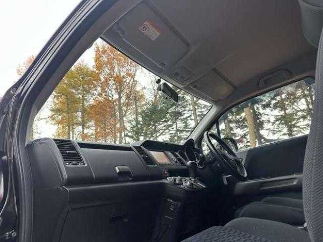 クロスロード2.0 20X HDDナビ エディション 4WD　サイドステップ　ETC　ミラーヒーター　純正ナビ　バックカメラ　純正アルミ　パワーウィンドウ　パワステ　ABS　キーレス 2000