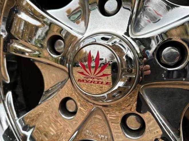 ランドクルーザー100 4.2 VXリミテッド Gセレクション ディーゼルターボ 4WD　ハイトコントロール　ヒッチメンバー　純正ナビ　バックカメラ　ベージュ革シート　シートヒーター　ETC　パワーウィンドウ　パワステ　サンルーフ　キーレスエントリー 4200