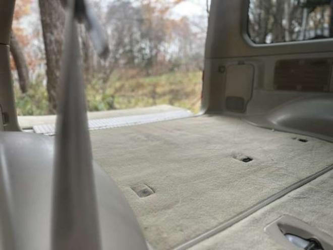 ランドクルーザー100 4.2 VXリミテッド Gセレクション ディーゼルターボ 4WD　ハイトコントロール　ヒッチメンバー　純正ナビ　バックカメラ　ベージュ革シート　シートヒーター　ETC　パワーウィンドウ　パワステ　サンルーフ　キーレスエントリー 4200