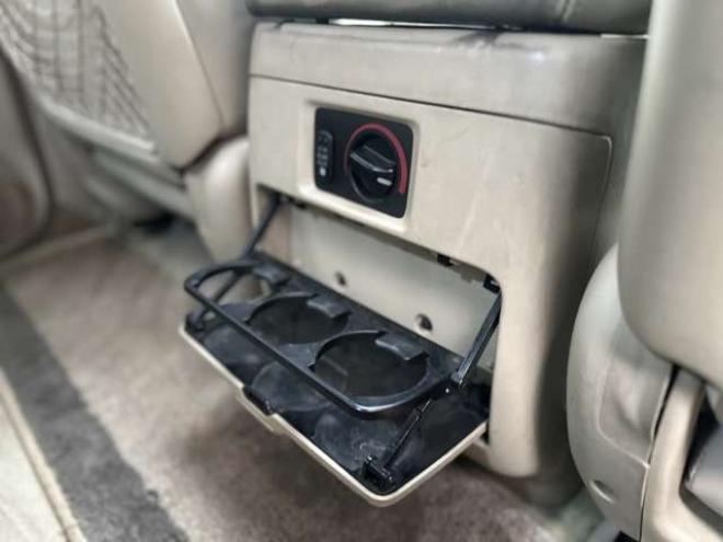 ランドクルーザー100 4.2 VXリミテッド Gセレクション ディーゼルターボ 4WD　ハイトコントロール　ヒッチメンバー　純正ナビ　バックカメラ　ベージュ革シート　シートヒーター　ETC　パワーウィンドウ　パワステ　サンルーフ　キーレスエントリー 4200