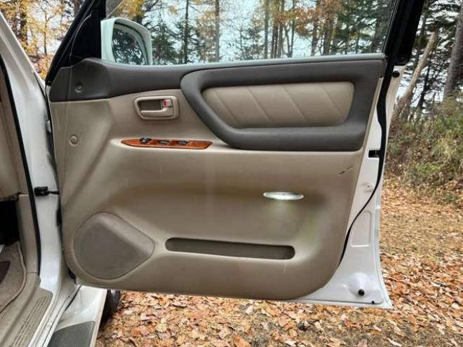 ランドクルーザー100 4.2 VXリミテッド Gセレクション ディーゼルターボ 4WD　ハイトコントロール　ヒッチメンバー　純正ナビ　バックカメラ　ベージュ革シート　シートヒーター　ETC　パワーウィンドウ　パワステ　サンルーフ　キーレスエントリー 4200