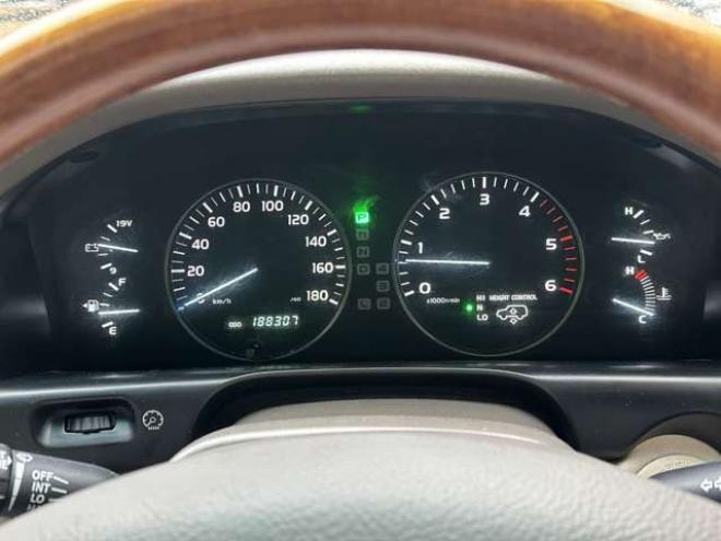 ランドクルーザー100 4.2 VXリミテッド Gセレクション ディーゼルターボ 4WD　ハイトコントロール　ヒッチメンバー　純正ナビ　バックカメラ　ベージュ革シート　シートヒーター　ETC　パワーウィンドウ　パワステ　サンルーフ　キーレスエントリー 4200