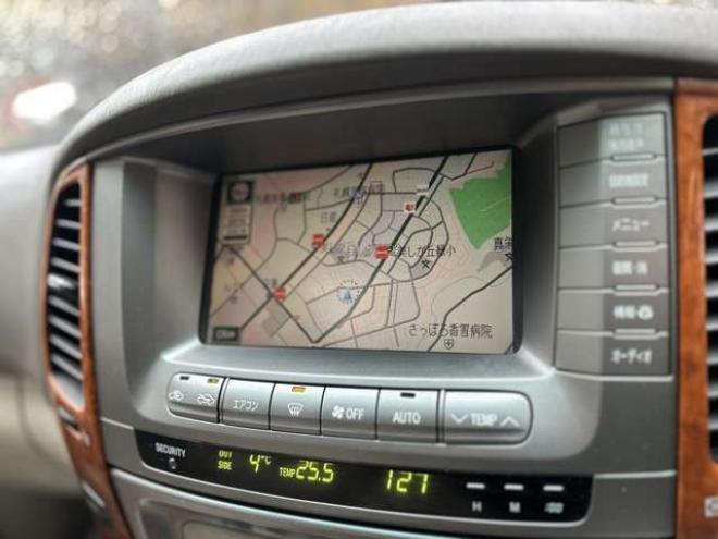 ランドクルーザー100 4.2 VXリミテッド Gセレクション ディーゼルターボ 4WD　ハイトコントロール　ヒッチメンバー　純正ナビ　バックカメラ　ベージュ革シート　シートヒーター　ETC　パワーウィンドウ　パワステ　サンルーフ　キーレスエントリー 4200