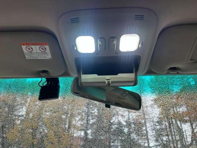 ランドクルーザー100 4.2 VXリミテッド Gセレクション ディーゼルターボ 4WD　ハイトコントロール　ヒッチメンバー　純正ナビ　バックカメラ　ベージュ革シート　シートヒーター　ETC　パワーウィンドウ　パワステ　サンルーフ　キーレスエントリー 4200