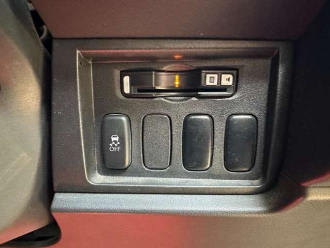 デリカD：5 2.2 D パワーパッケージ ディーゼルターボ 4WD　ワンオーナー/記録簿/社外ナビ/Bカメラ/ETC 2300