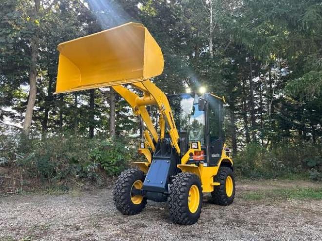 ホイールローダコマツ　WA30-6E0　18h 除雪仕様　純正キャビン　ヒーター　デフロスタ　純正AM/FMラジオ　FRワイパー　LED作業灯　スパイクタイヤ 2WD 1640