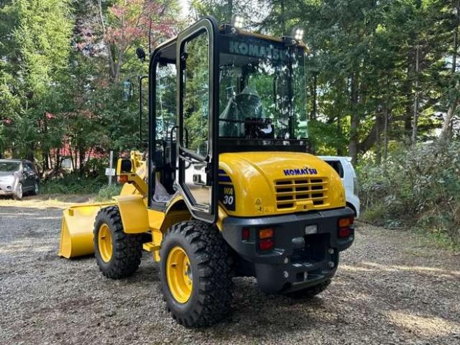 ホイールローダコマツ　WA30-6E0　18h 除雪仕様　純正キャビン　ヒーター　デフロスタ　純正AM/FMラジオ　FRワイパー　LED作業灯　スパイクタイヤ 2WD 1640