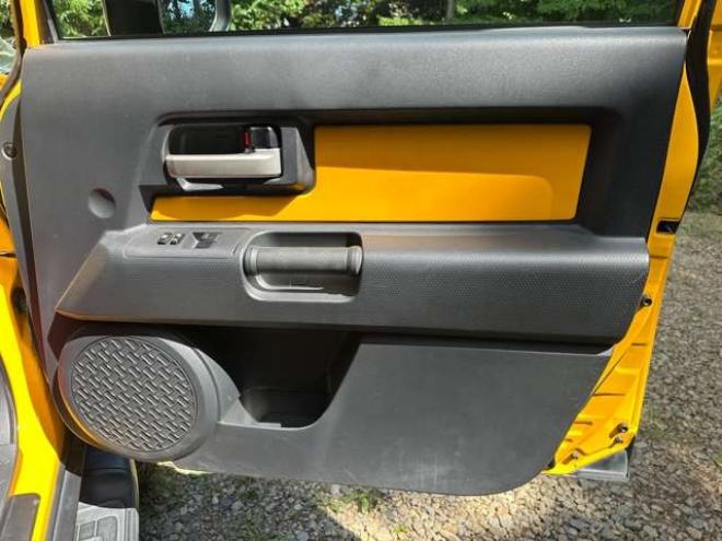 FJクルーザー4.0 カラーパッケージ 4WD　INTREPIDキャンプギアルーフテント　社外10インチナビ　バックカメラ　前後ドラレコ　パワステ　パワーウィンドウ　アルミ　ABS　キーレス　ETC 4000