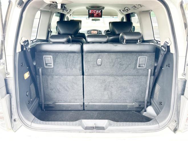 エルグランド2.5 250ハイウェイスター 4WD ローンが不安な方＜優遇ローン＞ 寒冷地仕様　純正ナビ　後席モニター　バックカメラ　両側パワースライド 4WD 2500 5Dr