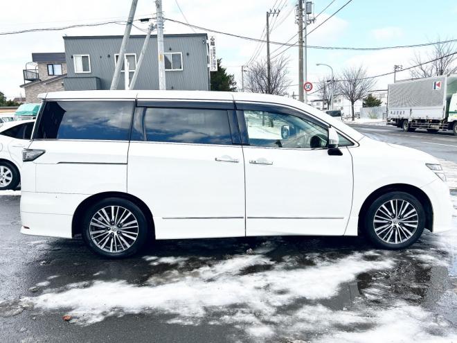 エルグランド2.5 250ハイウェイスター 4WD ローンが不安な方＜優遇ローン＞ 寒冷地仕様　純正ナビ　後席モニター　バックカメラ　両側パワースライド 4WD 2500 5Dr