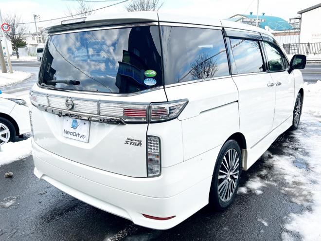 エルグランド2.5 250ハイウェイスター 4WD ローンが不安な方＜優遇ローン＞ 寒冷地仕様　純正ナビ　後席モニター　バックカメラ　両側パワースライド 4WD 2500 5Dr