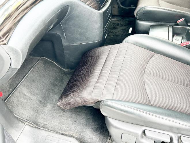 エルグランド2.5 250ハイウェイスター 4WD ローンが不安な方＜優遇ローン＞ 寒冷地仕様　純正ナビ　後席モニター　バックカメラ　両側パワースライド 4WD 2500 5Dr