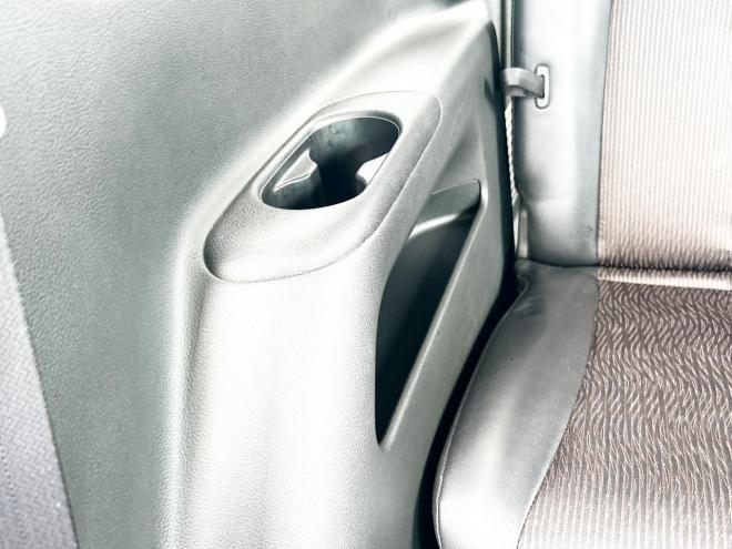 エルグランド2.5 250ハイウェイスター 4WD ローンが不安な方＜優遇ローン＞ 寒冷地仕様　純正ナビ　後席モニター　バックカメラ　両側パワースライド 4WD 2500 5Dr