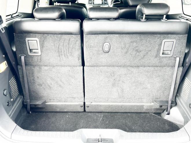 エルグランド2.5 250ハイウェイスター 4WD ローンが不安な方＜優遇ローン＞ 寒冷地仕様　純正ナビ　後席モニター　バックカメラ　両側パワースライド 4WD 2500 5Dr