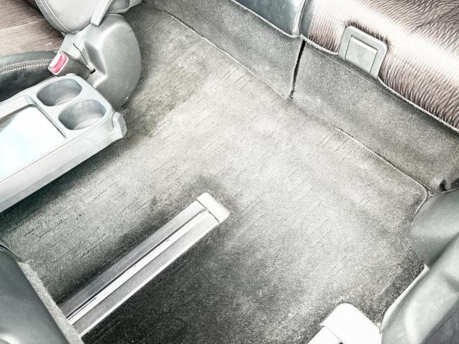 エルグランド2.5 250ハイウェイスター 4WD ローンが不安な方＜優遇ローン＞ 寒冷地仕様　純正ナビ　後席モニター　バックカメラ　両側パワースライド 4WD 2500 5Dr