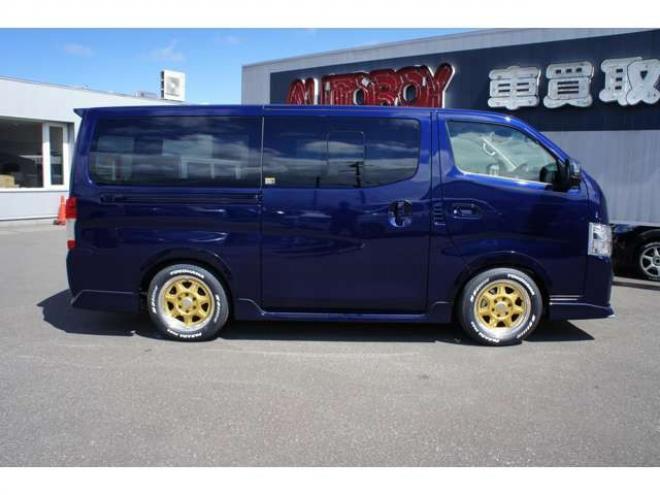 キャラバン2.4 AUTECH エクステリア セレクション ロングボディ ディーゼルターボ 4WD　エクステリアセレクション4WD　Bodyline新作17インチAW&薄型オーバーフェンダー&ベッドキットTYPE2　ヨコハマPARADA215/60R17 登録済未使用車 2400