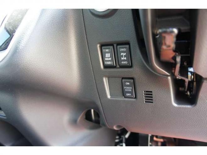 キャラバン2.4 AUTECH エクステリア セレクション ロングボディ ディーゼルターボ 4WD　エクステリアセレクション4WD　Bodyline新作17インチAW&薄型オーバーフェンダー&ベッドキットTYPE2　ヨコハマPARADA215/60R17 登録済未使用車 2400