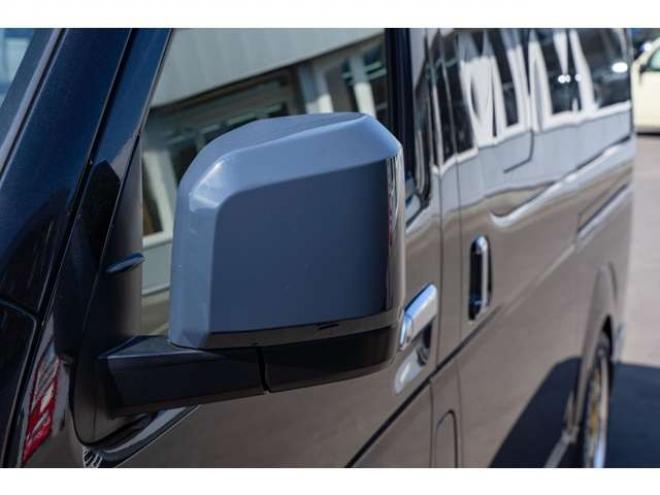 レジアスエース2.8 スーパーGL ダークプライム ロングボディ ディーゼルターボ 4WD　415COBRAコンプリート車両　ファントムヘッドライトシステム&ファントムゴールド18インチホイール&フェイスリフトキット&フルエアロ&フローティングリップ&ローフォルムフェンダー　玄武2インチダウンブロック 2800