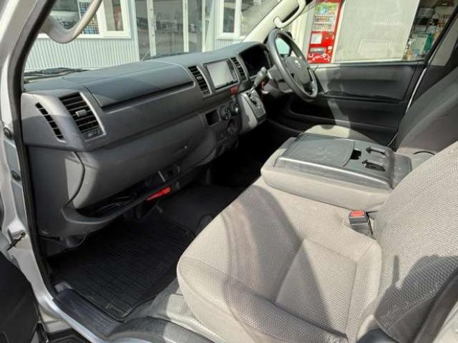 ハイエースバン2.8 DX ロング ディーゼルターボ 4WD　寒冷地仕様　415COBRA　丸目ヘッドライトキット　サファイアフロントリップスポイラー　ENCB16インチアルミ　トーヨーオープンカントリー　リアヒーター　リアエアコン 2800