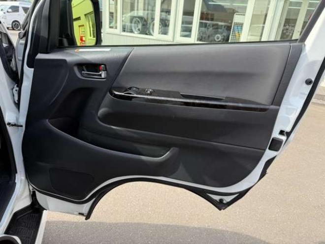 ハイエースバン2.8ダークプライムIIマルチロールトランスポータータイプIロングディーゼルターボ4WD　寒冷地仕様　ワンオーナー　ESSEX　ENCM17インチアルミ　ヨコハマパラダ　ESSEXフロントリップスポイラー　ローフォルムフェンダー　ローダウン　パワースライドドア　LEDテールランプ 2800