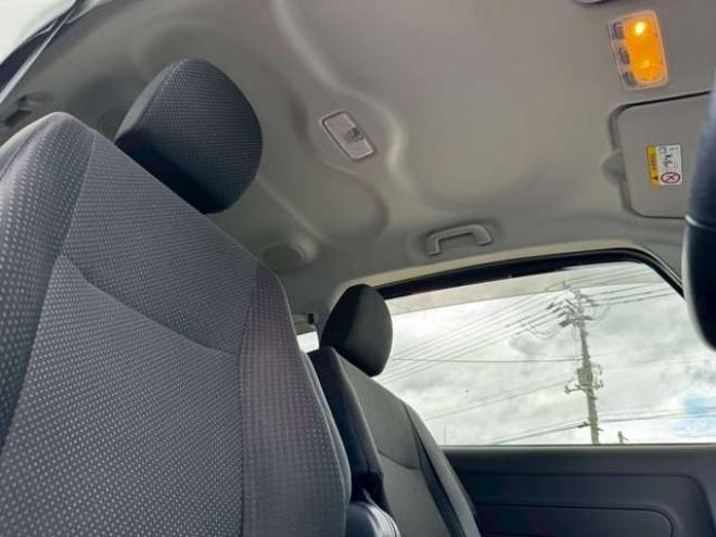 スペイド1.5 G 4WD　トヨタセーフティセンス　プッシュスタート　ナビ　バックカメラ　フルセグTV シートヒーター　ステアリングヒーター　ワイパーデアイサー　パワースライドドア 1500