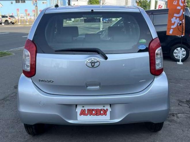 パッソ1.0 X 4WD　スマートキー　ナビ　TV エンジンスターター　電動格納ミラー 1000