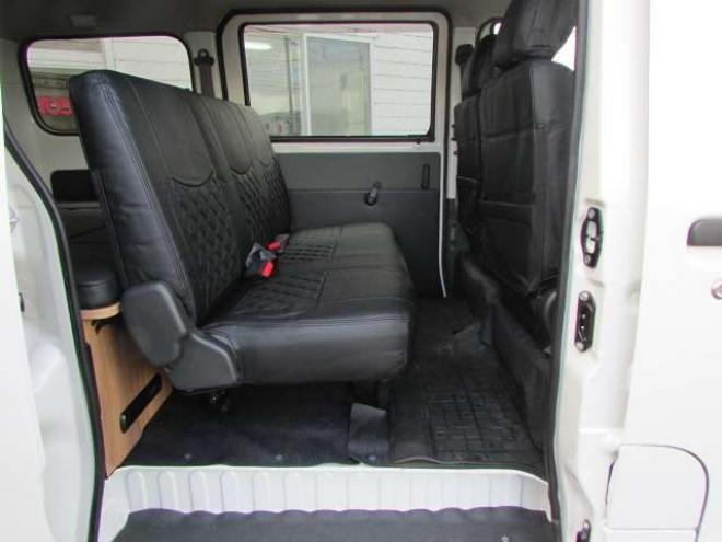 タウンエースバン1.5 GL 4WD　パートタイム4WD　ディスプレイオーディオ　リアヒーター　リアフォグ　GRIPMAX　MUDRAGE　M/Tホワイト　アイドリングストップ　横滑り防止　　フローティングビッグCarPlay対応　Bluetooth　社外14インチAW 1500