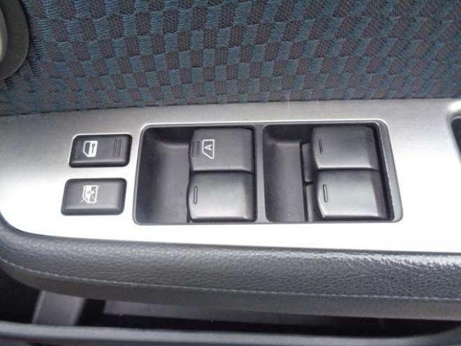 ティーダ1.5 15M FOUR SV＋プラズマ 4WD　ワンオーナー　夏冬タイヤ　走行31600km 1500