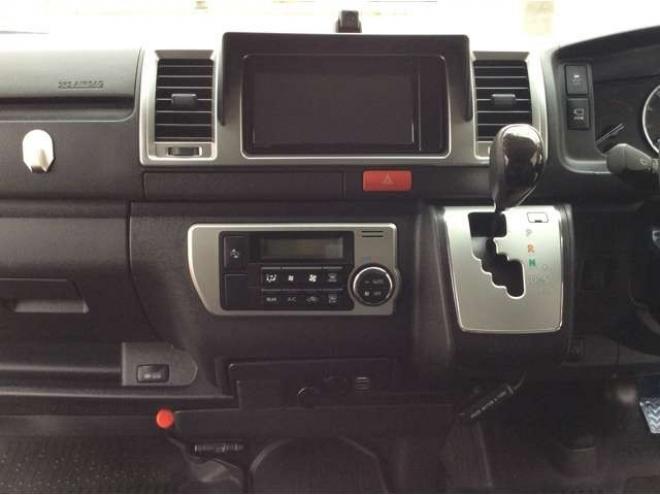 ハイエースバン2.8 スーパーGL ロング ディーゼルターボ 4WD　リアヒーター&クーラー　プッシュスタート　スマキー　ステアリングスイッチ　オートハイビーム　パノラミックビューモニター　純正ナビ　フルセグTV　ドラレコ　ETC　インナーミラー　横滑り防止　フロントフォグ 2800