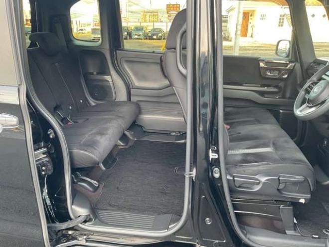 N-BOXカスタム 660 G L ホンダセンシング 4WD　純正ナビ・TV　バックカメラ　両側パワスラ　純正エンジンスターター　プッシュスタート　クルコン　ETC　LEDヘッドライト　フォグランプ　シートヒーター　ドラレコ　bluetooth 660