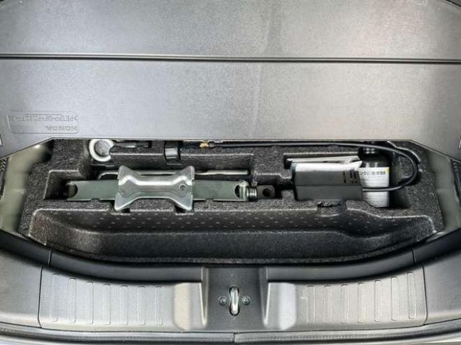 N-BOXカスタム 660 G L ホンダセンシング 4WD　純正ナビ・TV　バックカメラ　両側パワスラ　純正エンジンスターター　プッシュスタート　クルコン　ETC　LEDヘッドライト　フォグランプ　シートヒーター　ドラレコ　bluetooth 660